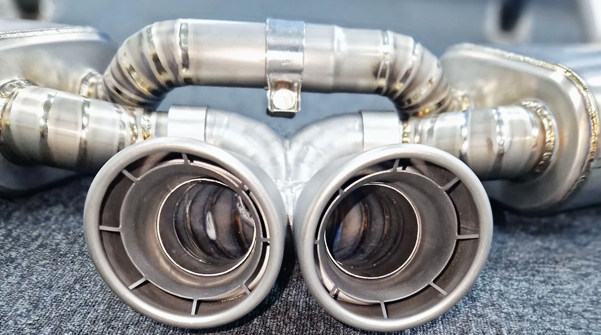 9M 981 Titanium valved silencer