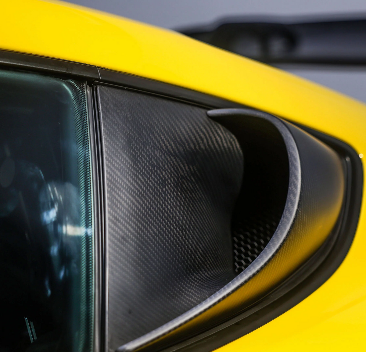 Silver Rocket Dry Carbon Fiber High-FLow Air Intake Scoops 718 GT4 RS