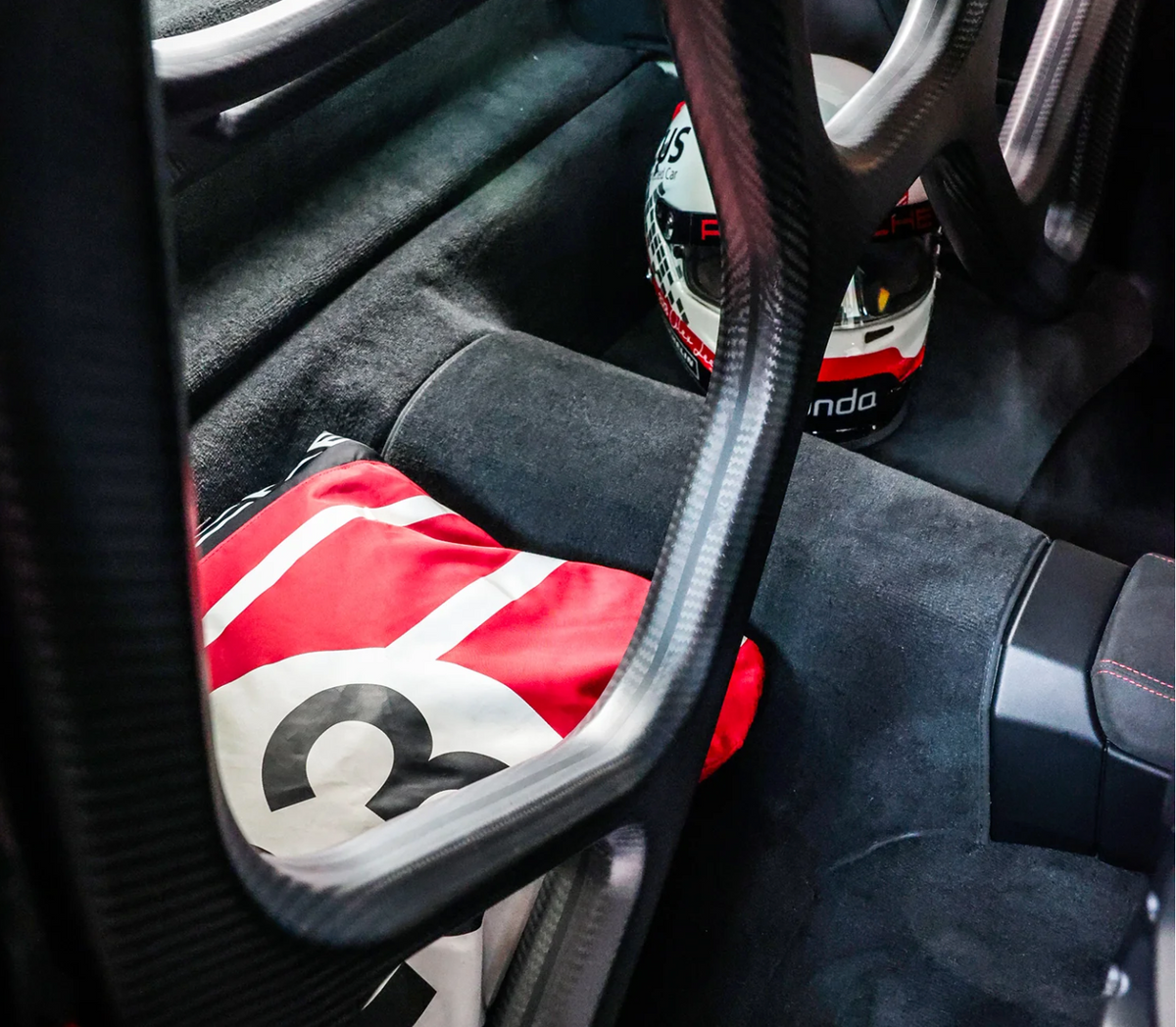 Silver Rocket (SR) Seamless Dry Carbon Fiber Roll Cage for Porsche 992 GT3 / GT3 RS (Porsche 992 GT3/RS)